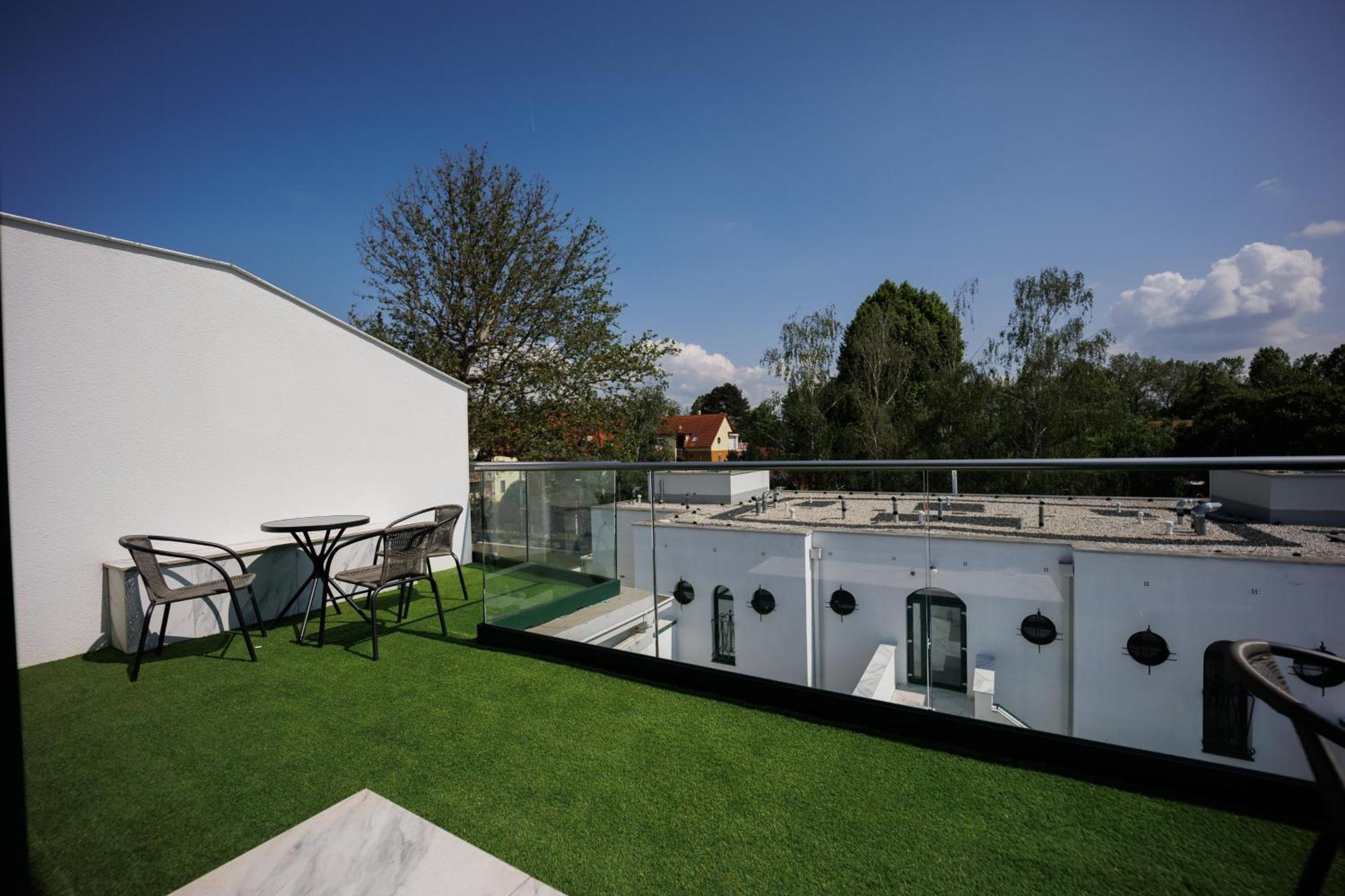 Villa Bauhaus Labi Garden Wellness Apartman Siófok Exteriér fotografie