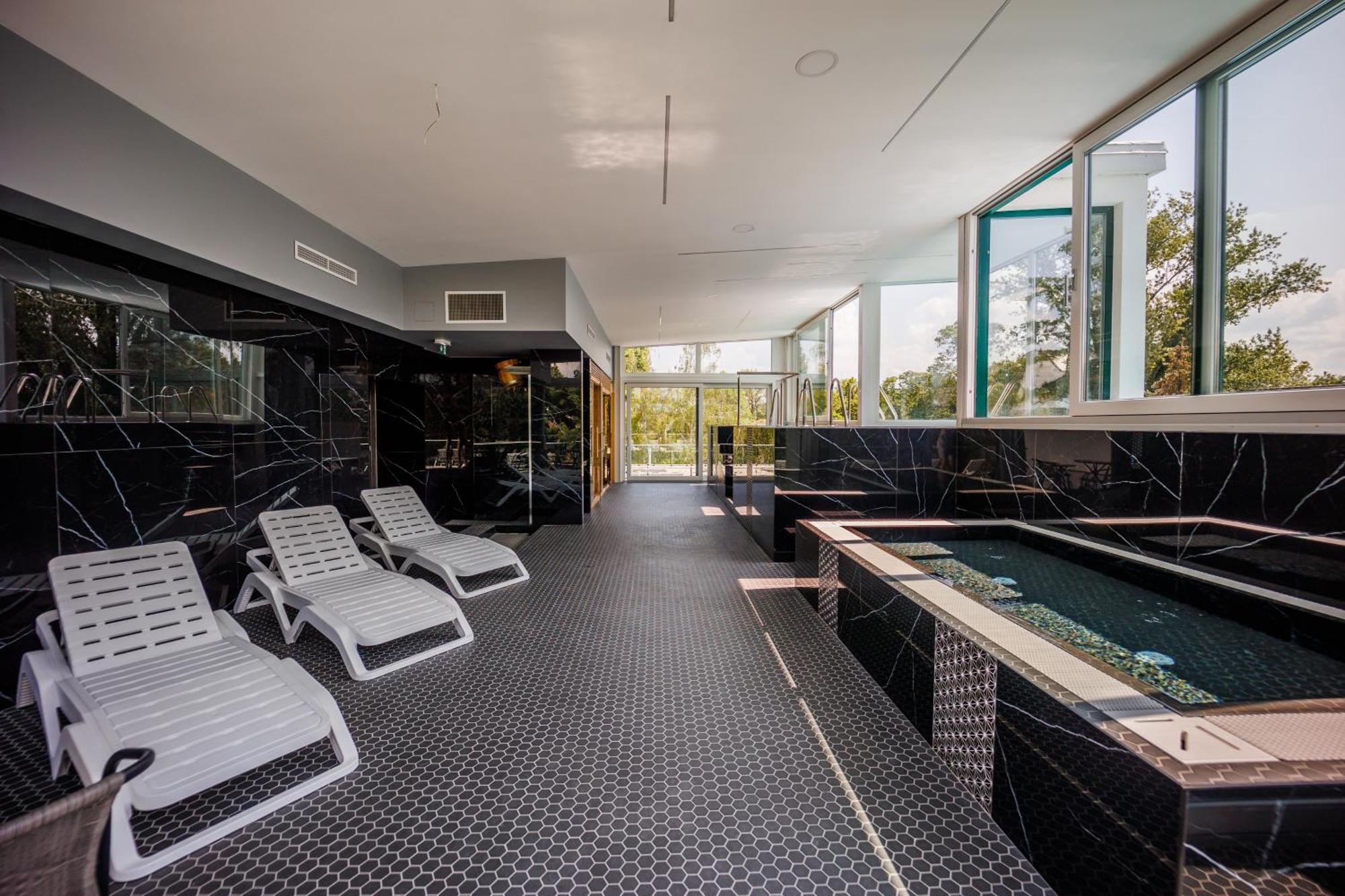 Villa Bauhaus Labi Garden Wellness Apartman Siófok Exteriér fotografie
