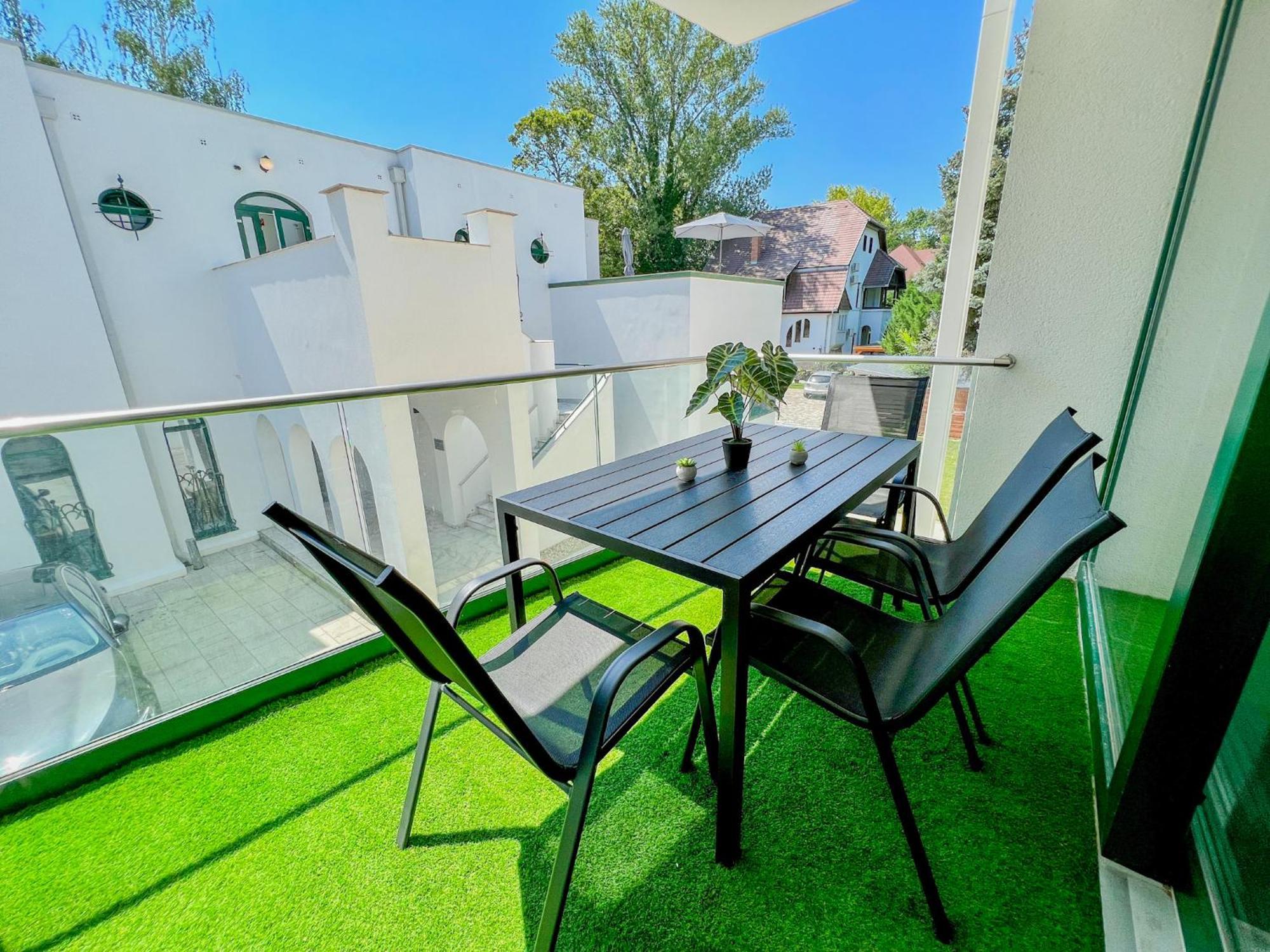 Villa Bauhaus Labi Garden Wellness Apartman Siófok Exteriér fotografie